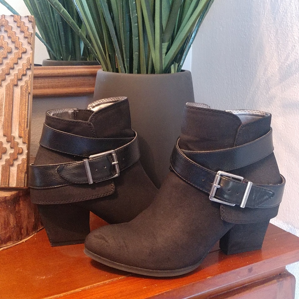 Woman's ankle boots